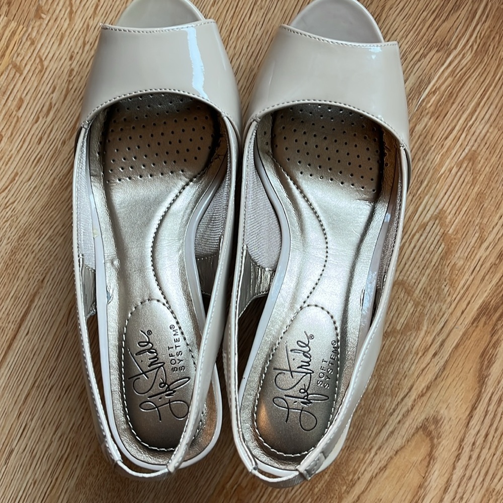 Life Stride Women's Cream/nude Peep Toe Slingback Heels. Size 6. NWOT - Picture 5 of 6